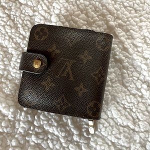 Louis Vuitton pre loved authentic wallet